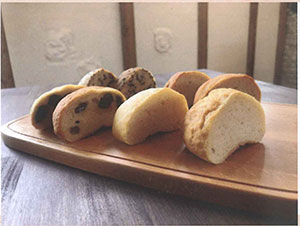 有機米粉使用のグルテンフリー丸パン各種類